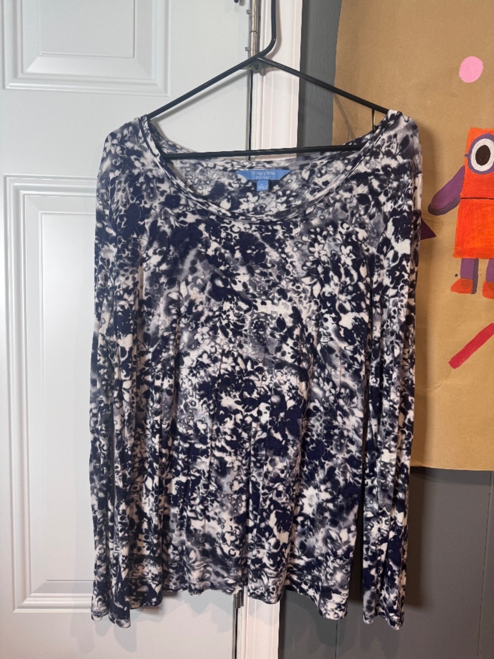 Simply Vera by Vera Wang Long Sleeve Abstract